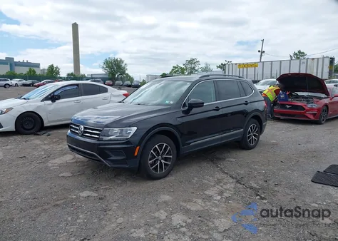 2021 Volkswagen Tiguan 2.0T Se/2.0T Se R-Line Black/2.0T Sel z USA, uszkodzony, nr VIN 3VV2B7AX4MM159373